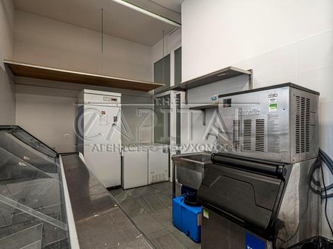 комерційна за адресою Дніпровська набережна вул., 16-Г