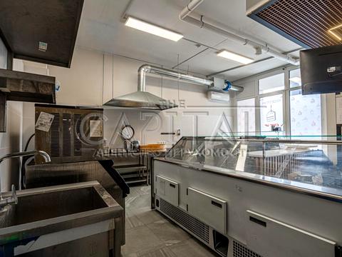 комерційна за адресою Дніпровська набережна вул., 16-Г