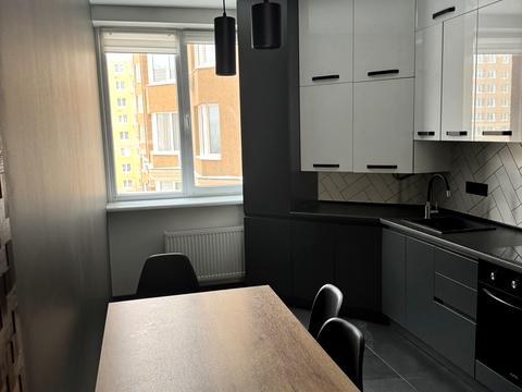 квартира за адресою Абрикосова вул., 1г