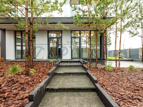 будинок за адресою Квітнева вул.