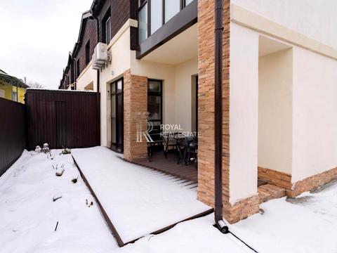 будинок за адресою Набережна