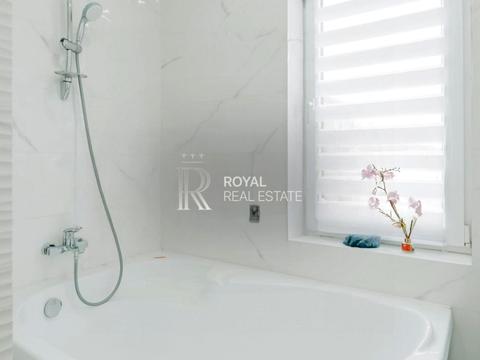 будинок за адресою Набережна