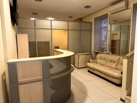 комерційна за адресою Інститутська вул., 17/5