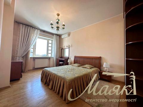 квартира за адресою Андрія Верхогляда вул. (Михайла Драгомирова), 4