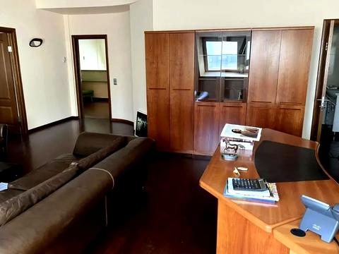 комерційна за адресою Володимирська вул., 97/37