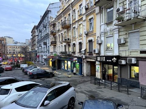 комерційна за адресою Бессарабська пл., 9/1