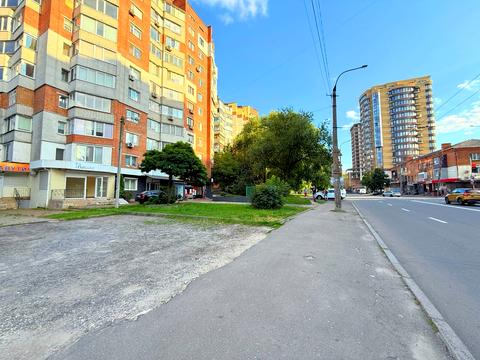 комерційна за адресою Свободи вул., 3/1