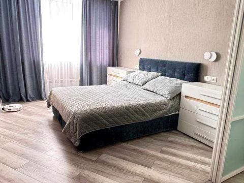 квартира за адресою Київ, Драгоманова вул., 10