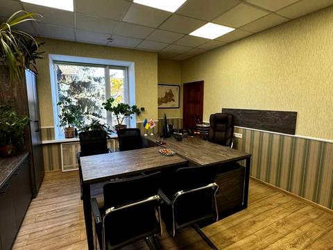 комерційна за адресою Максима Залізняка вул. (Громова), 144