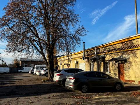 комерційна за адресою Максима Залізняка вул. (Громова), 144