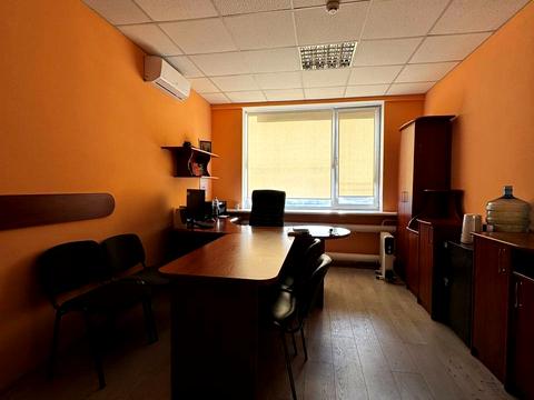 комерційна за адресою Максима Залізняка вул. (Громова), 144