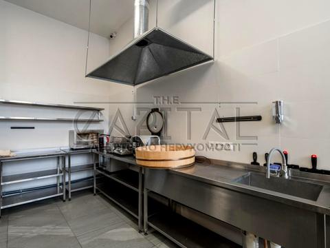 комерційна за адресою Дніпровська набережна вул., 16-Г