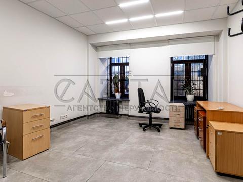 комерційна за адресою Несторівський пров., 8