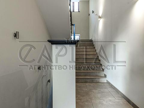 комерційна за адресою Несторівський пров., 8