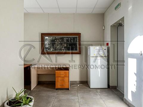 комерційна за адресою Несторівський пров., 8