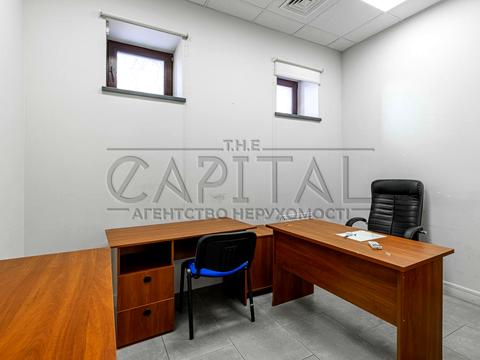 комерційна за адресою Несторівський пров., 8