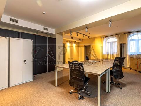 комерційна за адресою Несторівський пров., 8