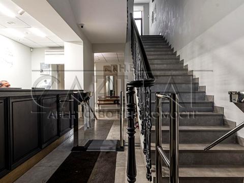 комерційна за адресою Несторівський пров., 8