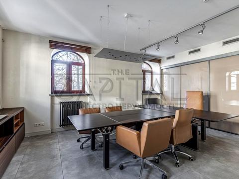 комерційна за адресою Несторівський пров., 8