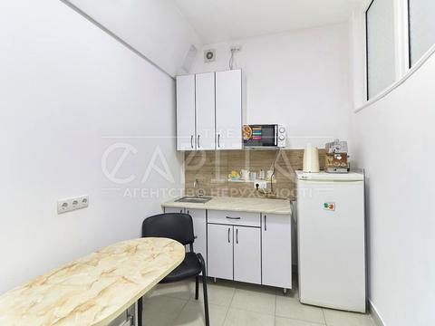 коммерческая по адресу Столична ул., 1