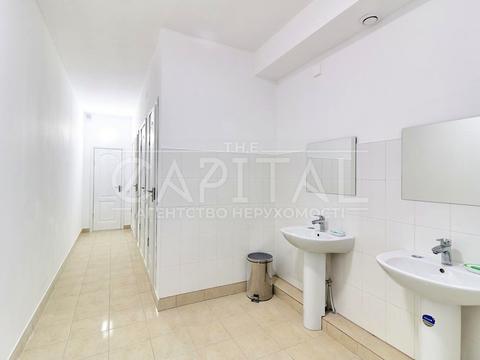 коммерческая по адресу Столична ул., 1