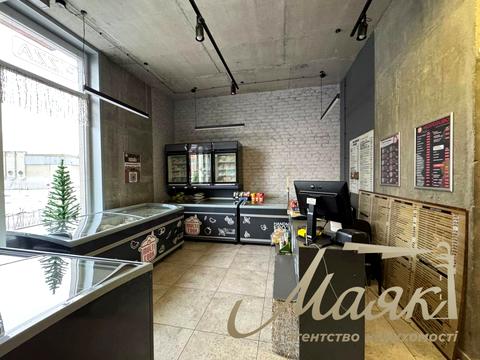 комерційна за адресою Дніпровська набережна вул., 16-Г