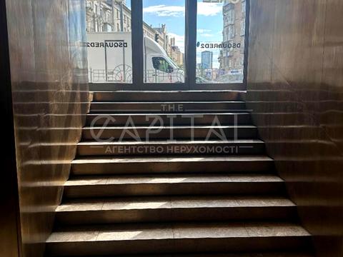 комерційна за адресою Басейна вул., 11