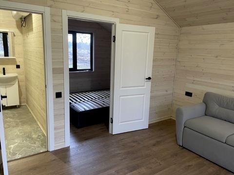 комерційна за адресою Райдужна, 33