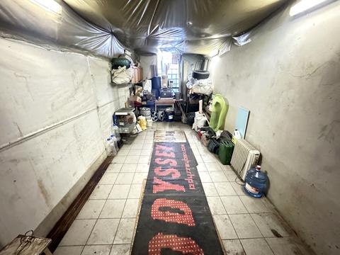 паркомісце за адресою Василя Касіяна вул., 1