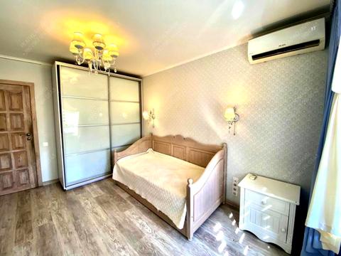 квартира за адресою Леся Курбаса просп., 9