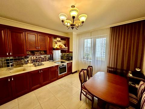 квартира по адресу Александра Мишуги ул., 12