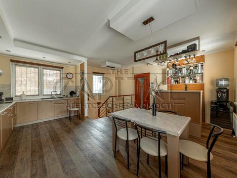 будинок за адресою Ольжича вул.