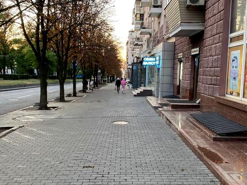 коммерческая по адресу Дмитрия Яворницкого просп. (Карла Маркса), 20