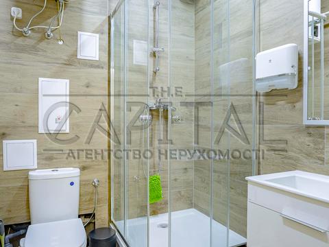 комерційна за адресою Дніпровська набережна вул., 17