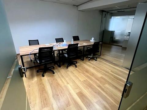 комерційна за адресою Євгена Коновальця вул. (Щорса), 35-Д