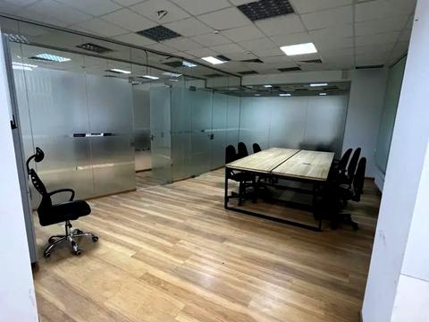 комерційна за адресою Євгена Коновальця вул. (Щорса), 35-Д