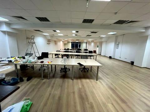 комерційна за адресою Євгена Коновальця вул. (Щорса), 35-Д