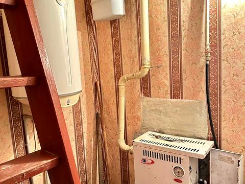 будинок за адресою Центрова