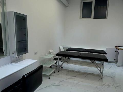 комерційна за адресою Прохоровська вул., (Будинок 3)