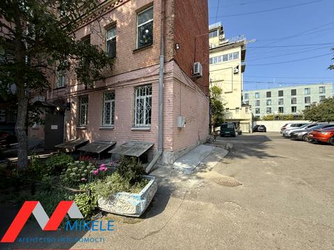коммерческая по адресу Леонтовича ул., 7А