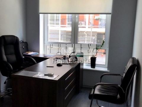 комерційна за адресою Київ, Дегтярна вул., 6А