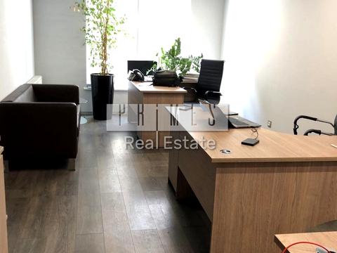 комерційна за адресою Дегтярна вул., 6А