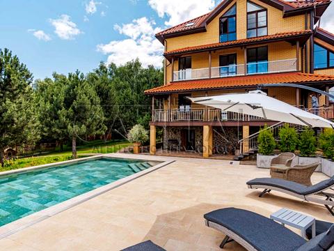 дом по адресу левадна