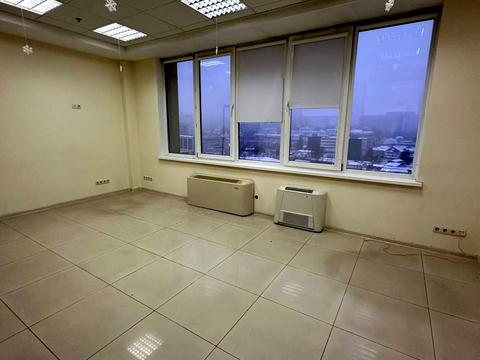 комерційна за адресою Антоновича вул. (Горького), 170/172