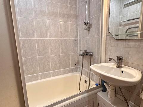 квартира за адресою Зодчих вул., 50-А