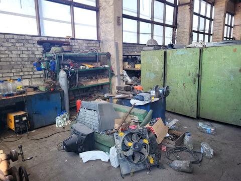 комерційна за адресою Відродження просп. (Аношкіна), 180