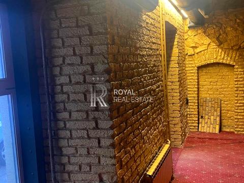 комерційна за адресою Костельна вул., 4