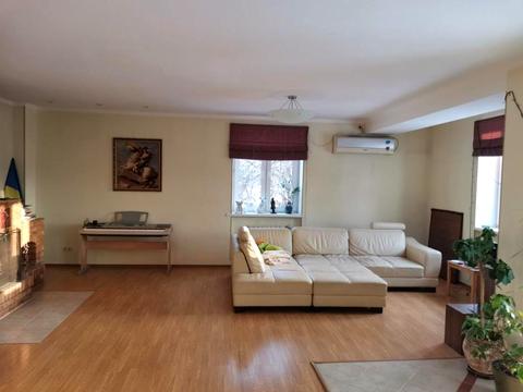 будинок за адресою Богдана Хмельницького вул.