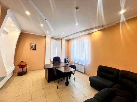 комерційна за адресою Богдана Хмельницького просп. (Героїв Сталінграда), 159