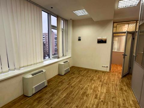 комерційна за адресою Антоновича вул. (Горького), 170/172